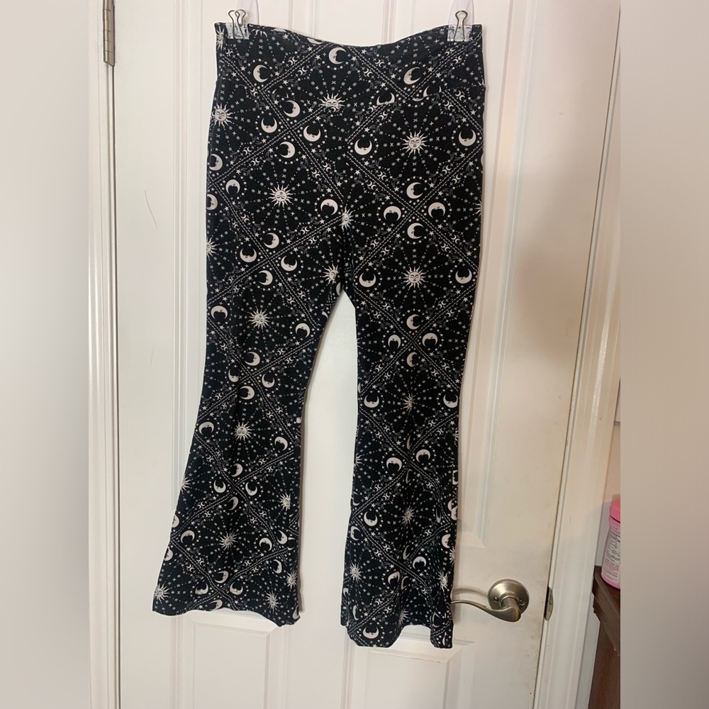 Black Celestial Flare leggings